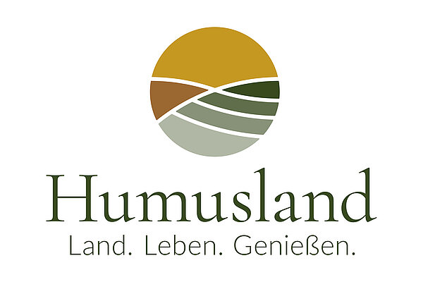 Humusland Logo Humusland Logo – Land. Leben. Genießen.
