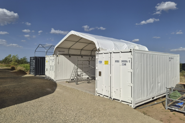Humusland Lager- und Kühlcontainer Neue Lager- und Kühlcontainer auf dem Humusland-Hof